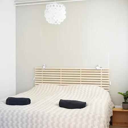 Suuri Kaksio Omalla Sisaeaenkaeynnillae Ja Saunalla Apartmán Kokkola (Karleby)