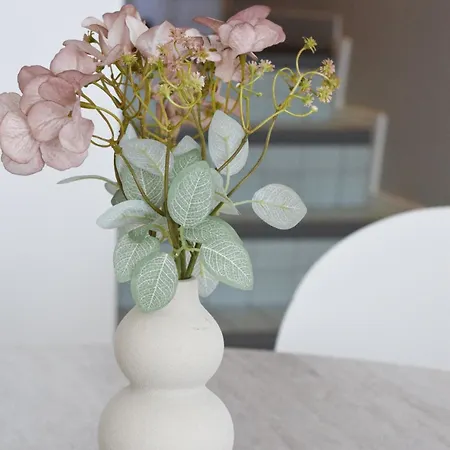 Apartman Suuri Kaksio Omalla Sisaeaenkaeynnillae Ja Saunalla *