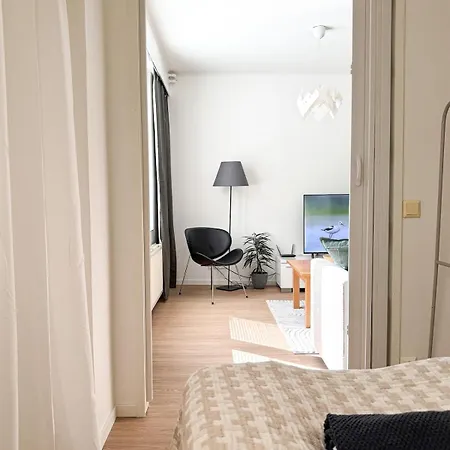 Apartman Suuri Kaksio Omalla Sisaeaenkaeynnillae Ja Saunalla Kokkola